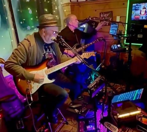 Joe Puleio - Fire and Rain Acoustic jamming out with his BLACK BOX Prompter